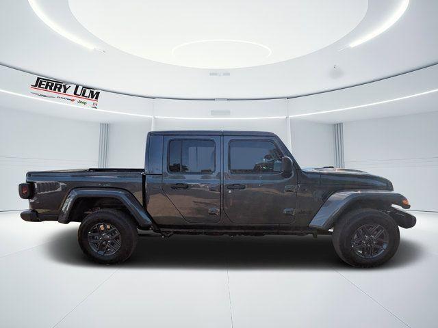 new 2026 Jeep Gladiator car, priced at $45,505