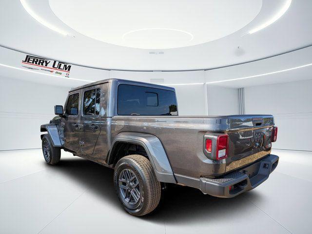 new 2026 Jeep Gladiator car, priced at $45,505