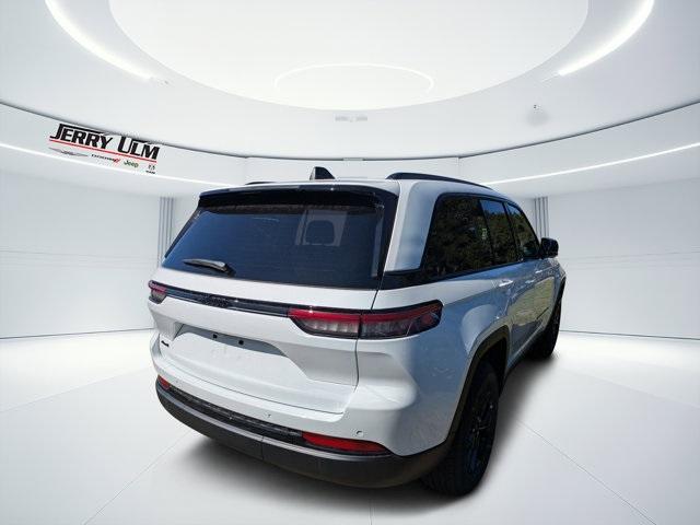 new 2025 Jeep Grand Cherokee car, priced at $36,880