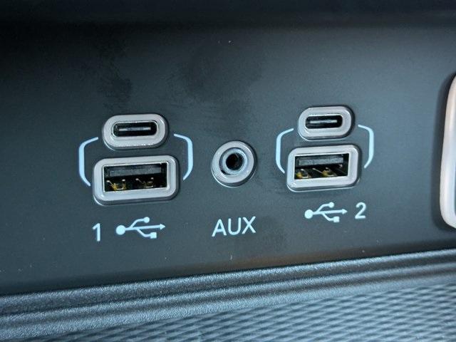 new 2025 Jeep Grand Cherokee car, priced at $36,880