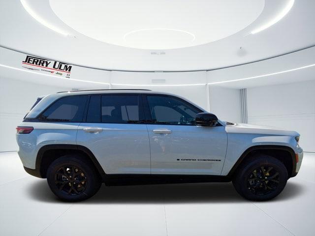 new 2025 Jeep Grand Cherokee car, priced at $36,880