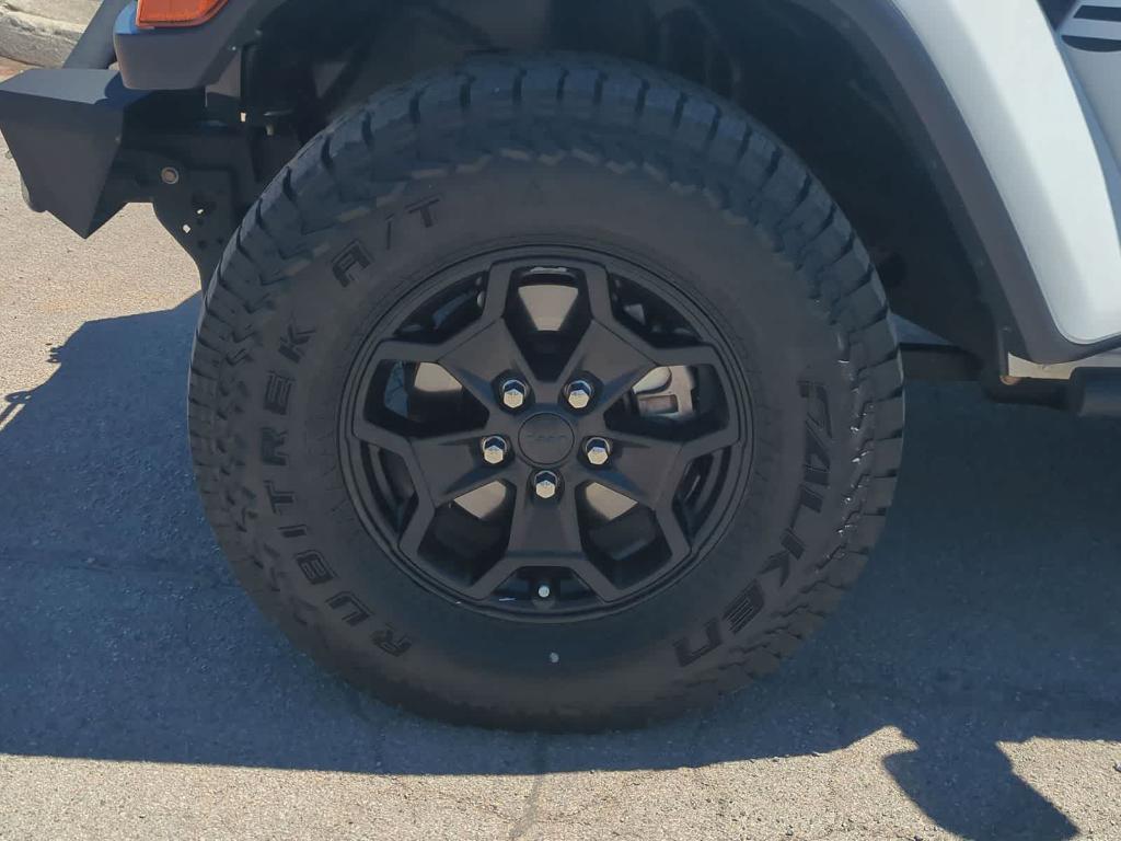 used 2021 Jeep Gladiator car, priced at $30,999