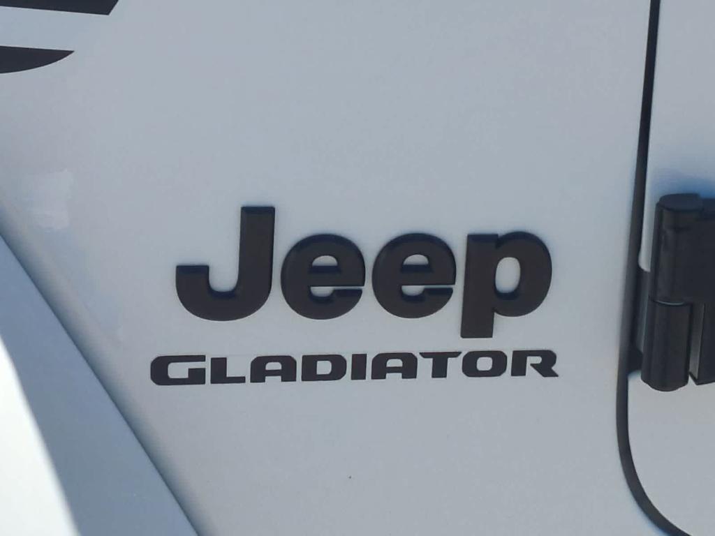 used 2021 Jeep Gladiator car, priced at $30,999