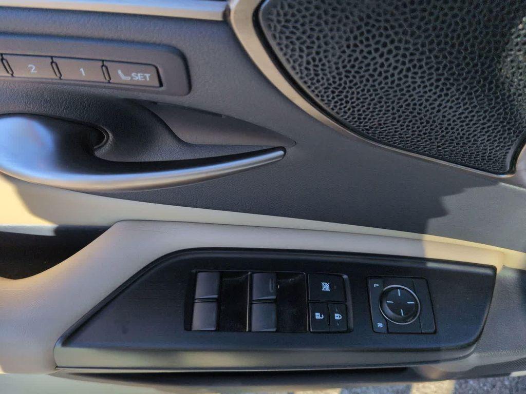 used 2019 Lexus ES 350 car, priced at $25,699