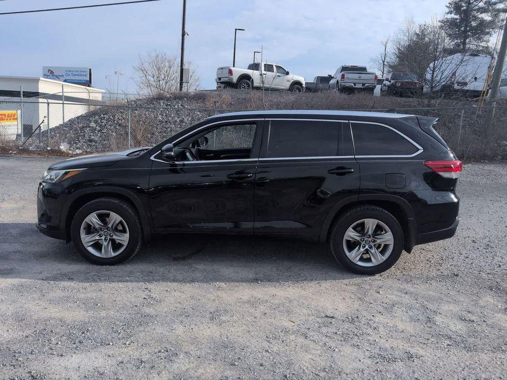 used 2018 Toyota Highlander car, priced at $17,899