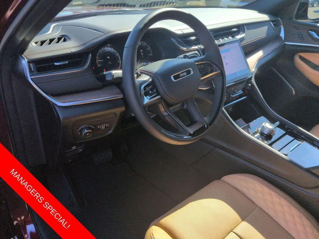 new 2025 Jeep Grand Cherokee car, priced at $53,330