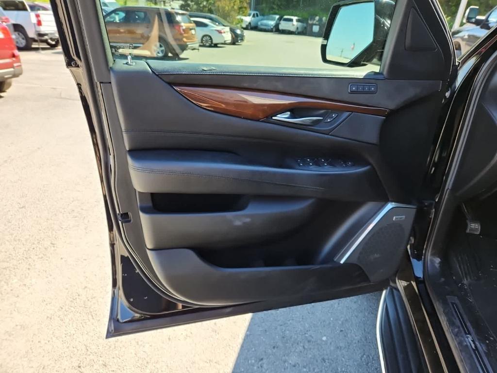 used 2019 Cadillac Escalade ESV car, priced at $16,995