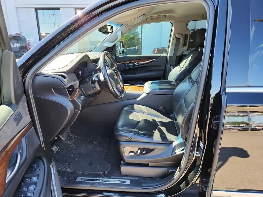 used 2019 Cadillac Escalade ESV car, priced at $16,995