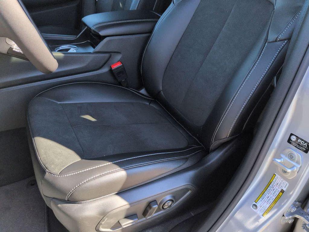 new 2025 Jeep Grand Cherokee car, priced at $38,370