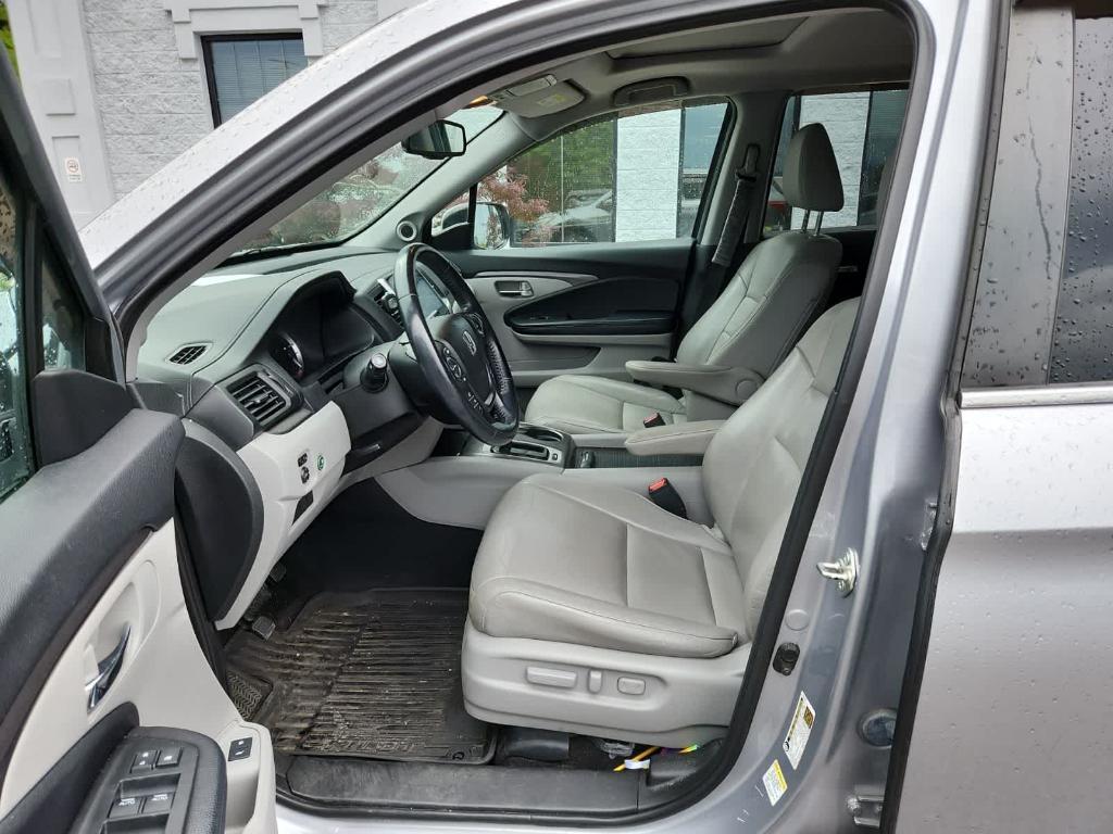 used 2016 Honda Pilot car, priced at $10,299