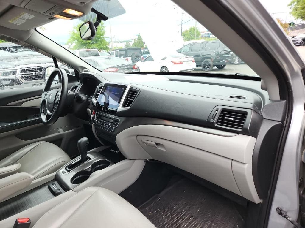 used 2016 Honda Pilot car, priced at $10,299