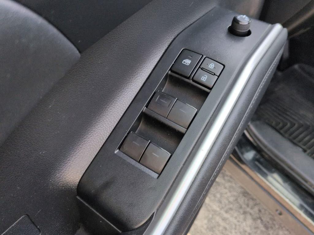 used 2021 Toyota Highlander car, priced at $26,299