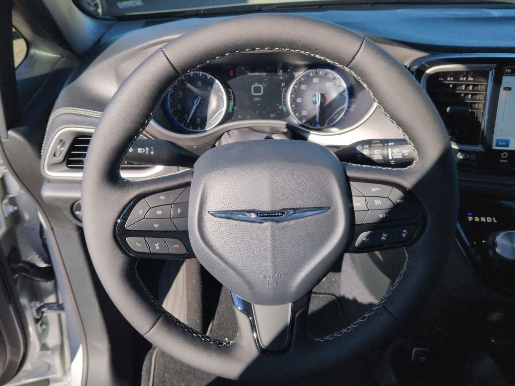 new 2026 Chrysler Pacifica car, priced at $39,675