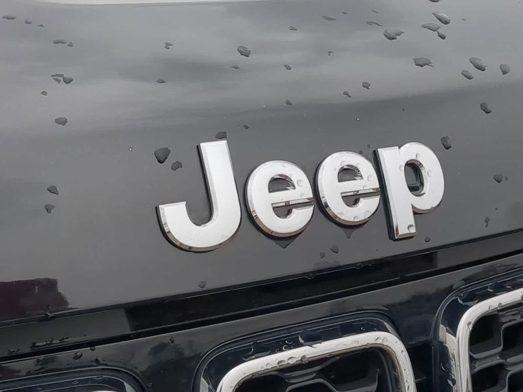 used 2020 Jeep Grand Cherokee car, priced at $15,991