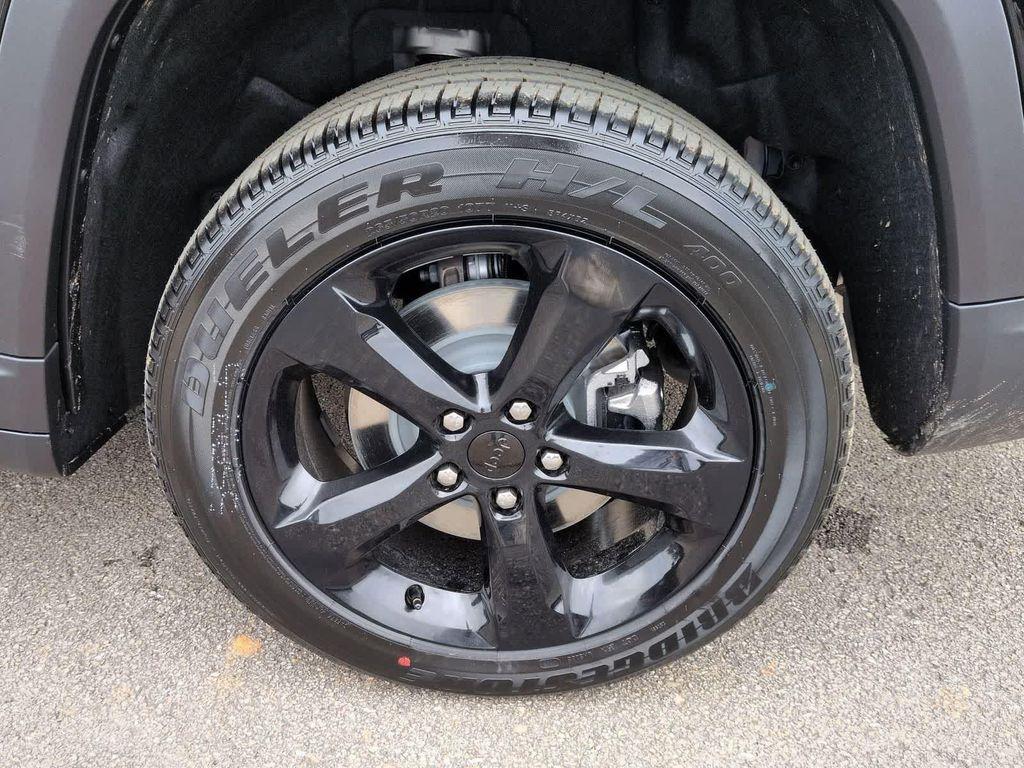 new 2025 Jeep Grand Cherokee L car, priced at $41,720