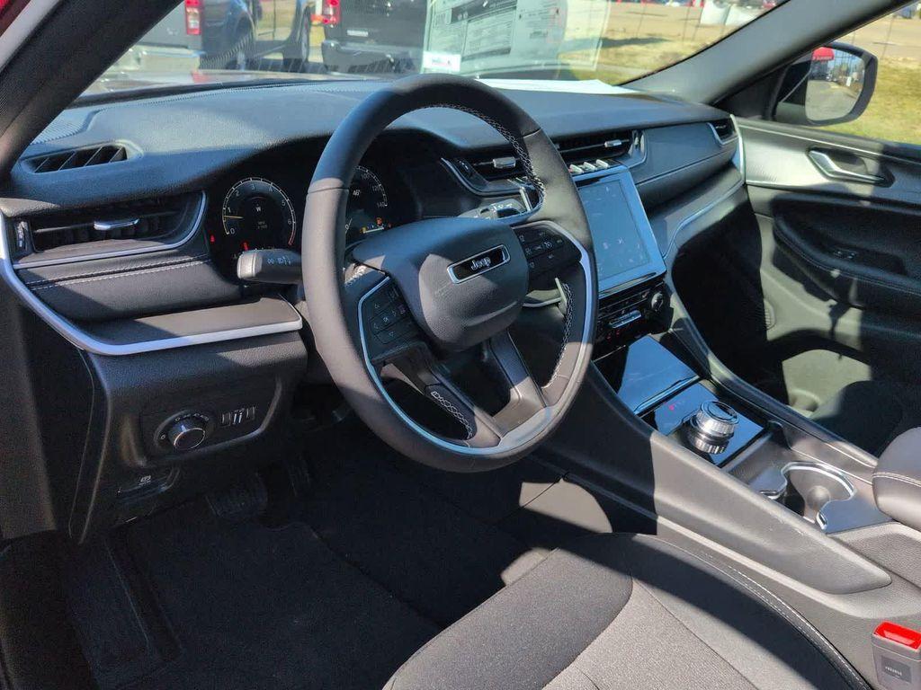new 2026 Jeep Grand Cherokee car, priced at $36,485