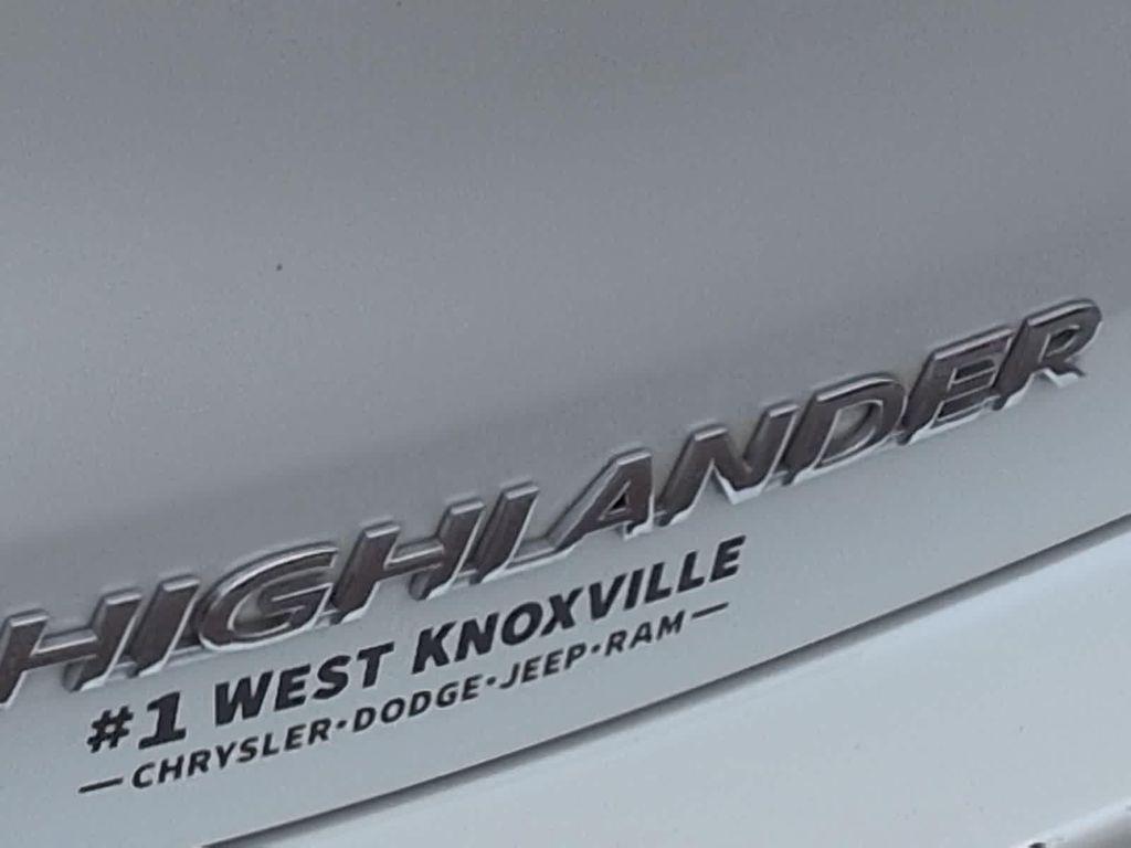 used 2019 Toyota Highlander car, priced at $22,999