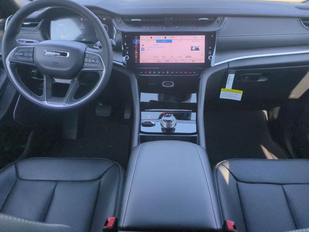 new 2026 Jeep Grand Cherokee car, priced at $44,925