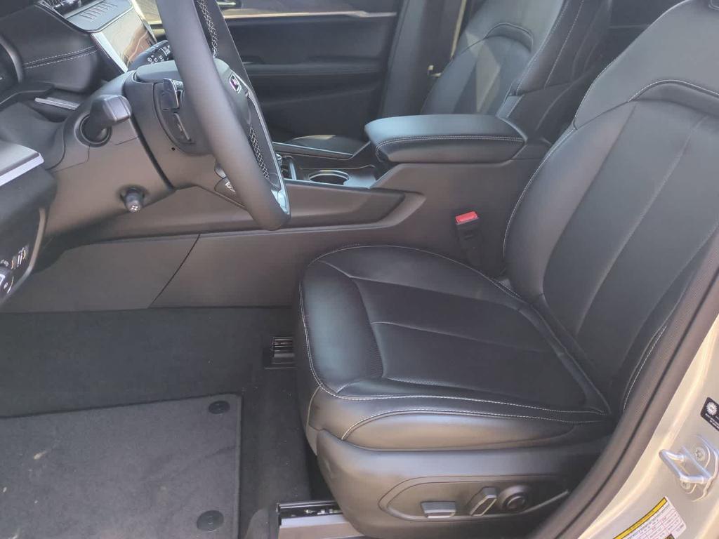 new 2026 Jeep Grand Cherokee car, priced at $44,925