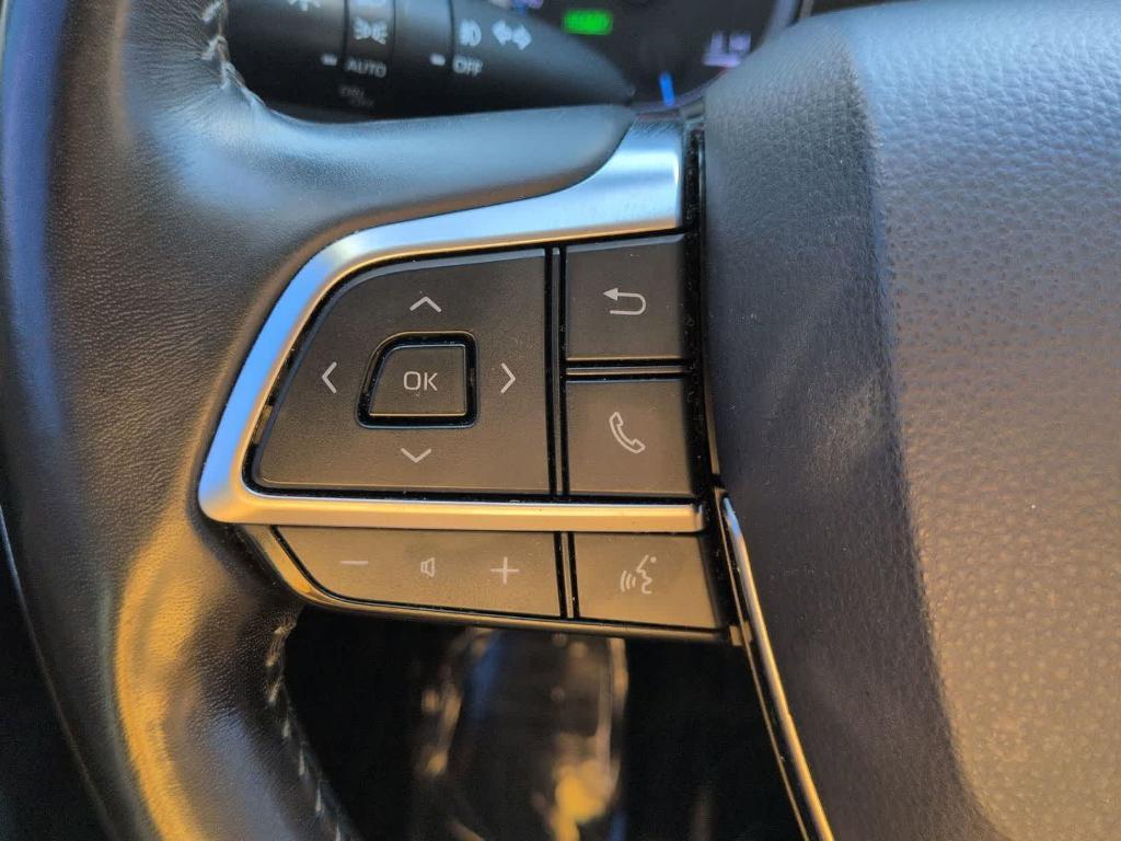 used 2021 Toyota Highlander Hybrid car, priced at $22,899