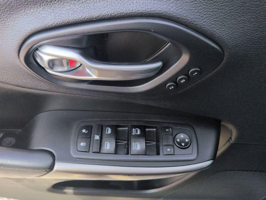 used 2019 Jeep Cherokee car, priced at $14,999