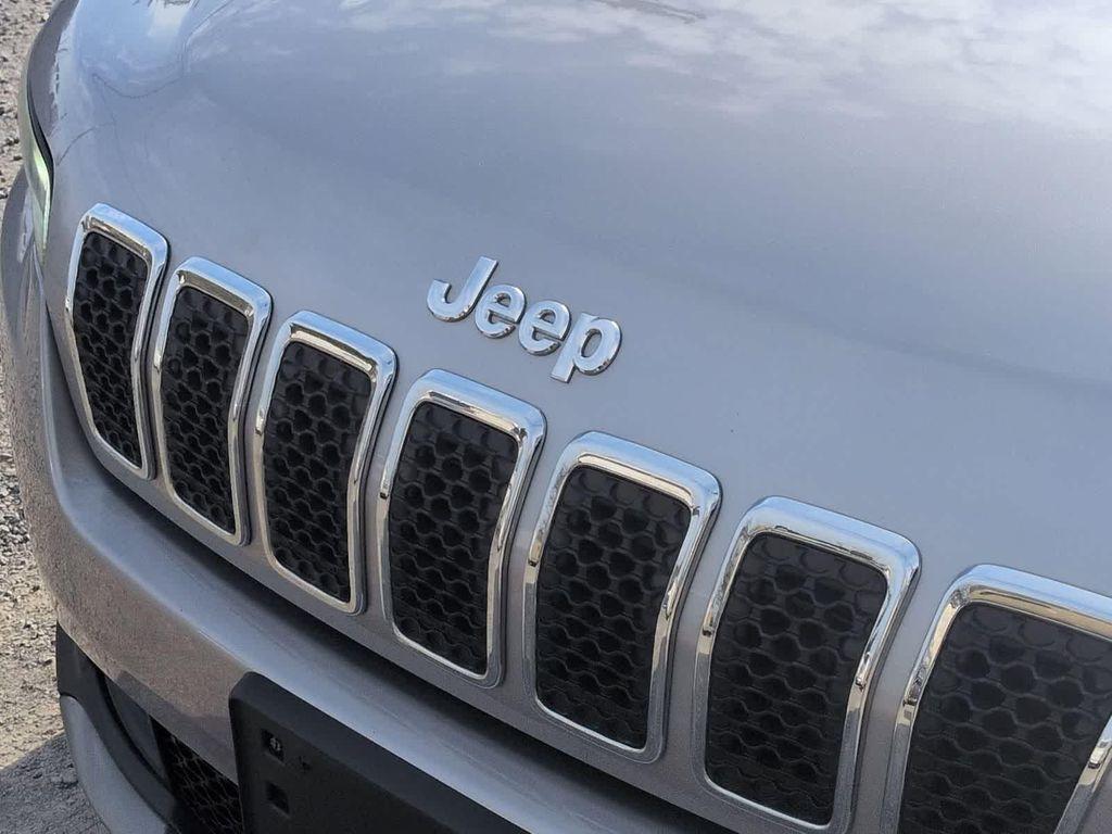 used 2019 Jeep Cherokee car, priced at $14,999