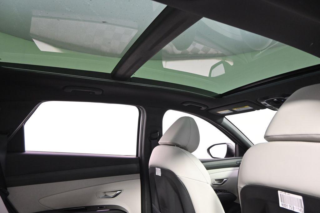 new 2026 Hyundai TUCSON Hybrid car, priced at $40,324