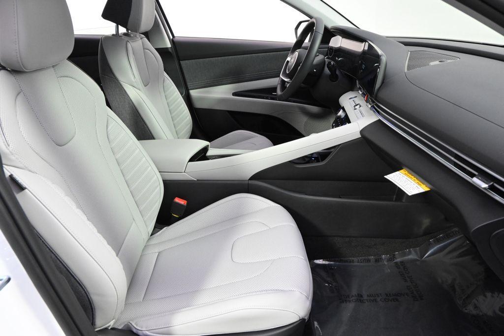 new 2026 Hyundai ELANTRA HEV car, priced at $30,970
