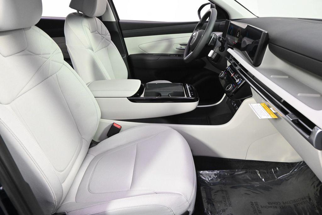 new 2026 Hyundai TUCSON Hybrid car, priced at $31,240