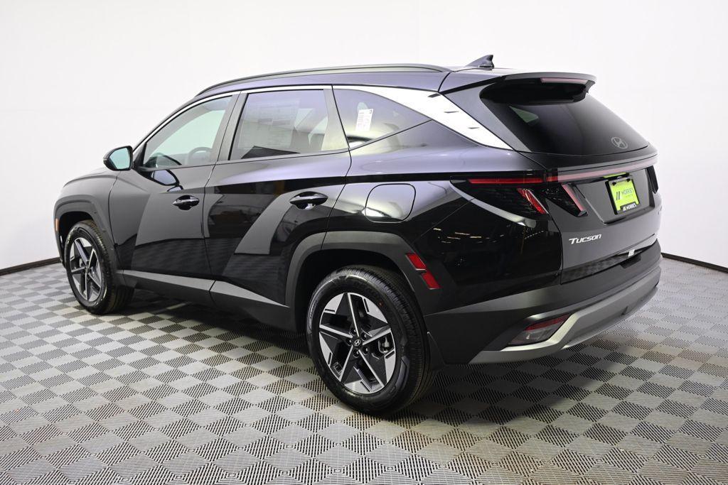 new 2026 Hyundai TUCSON Hybrid car, priced at $33,772