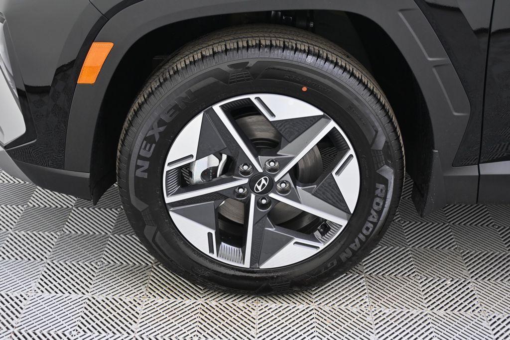 new 2026 Hyundai TUCSON Hybrid car, priced at $33,772