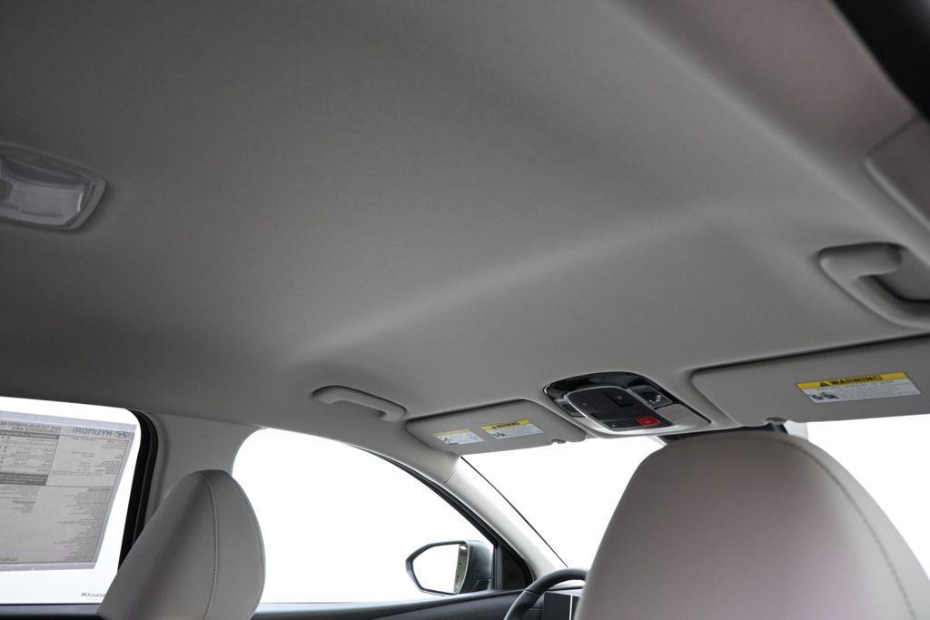 new 2026 Hyundai TUCSON Hybrid car, priced at $33,772