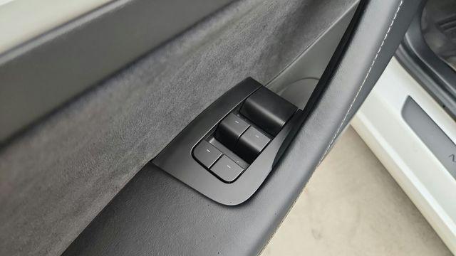 Tesla Model 3 view 21