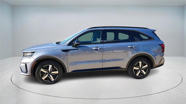 used 2022 Kia Sorento car, priced at $22,136