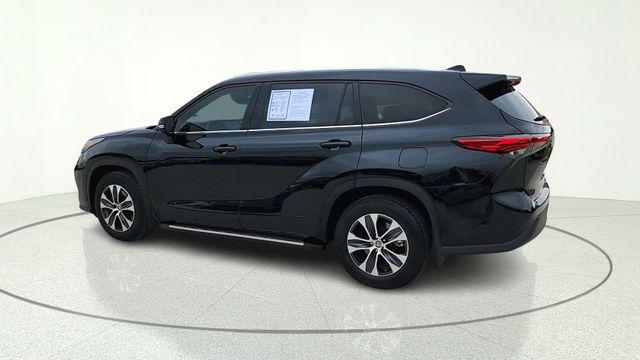 used 2021 Toyota Highlander car, priced at $33,480