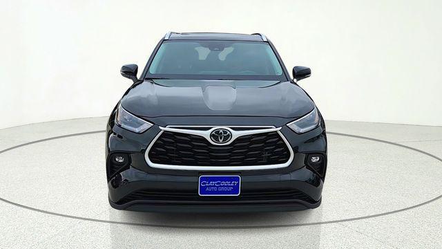 used 2021 Toyota Highlander car, priced at $33,480