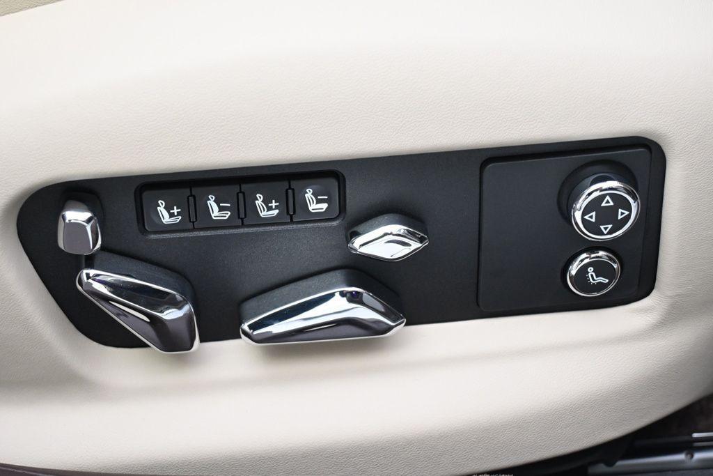 new 2026 Bentley Flying Spur car, priced at $340,360