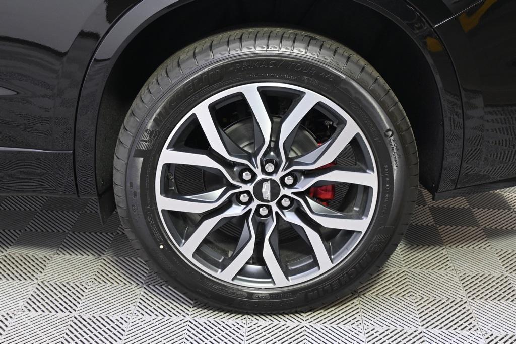 new 2025 Cadillac XT6 car, priced at $56,998