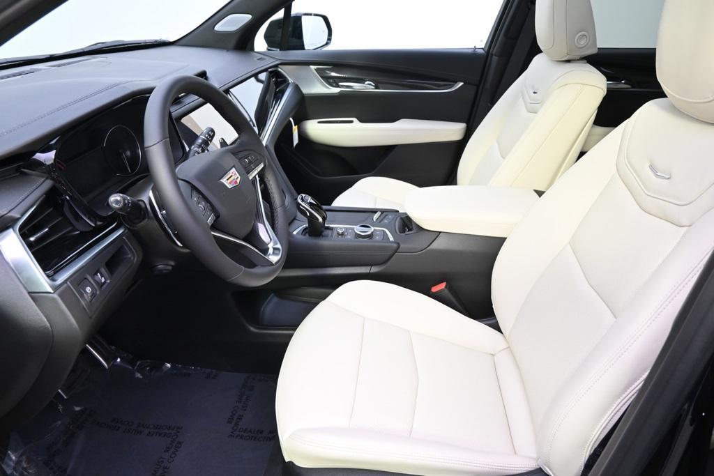 new 2025 Cadillac XT6 car, priced at $56,998