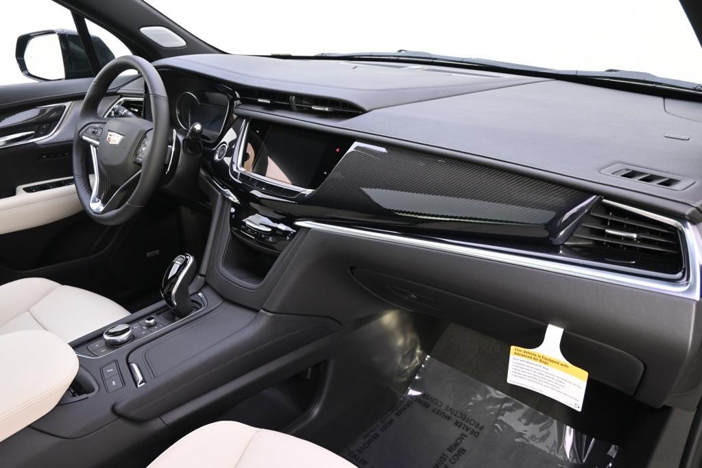 new 2025 Cadillac XT6 car, priced at $56,998