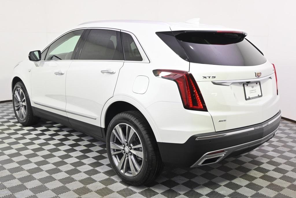 new 2025 Cadillac XT5 car, priced at $56,004