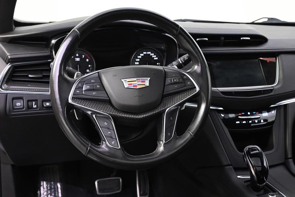 used 2023 Cadillac XT5 car, priced at $32,888