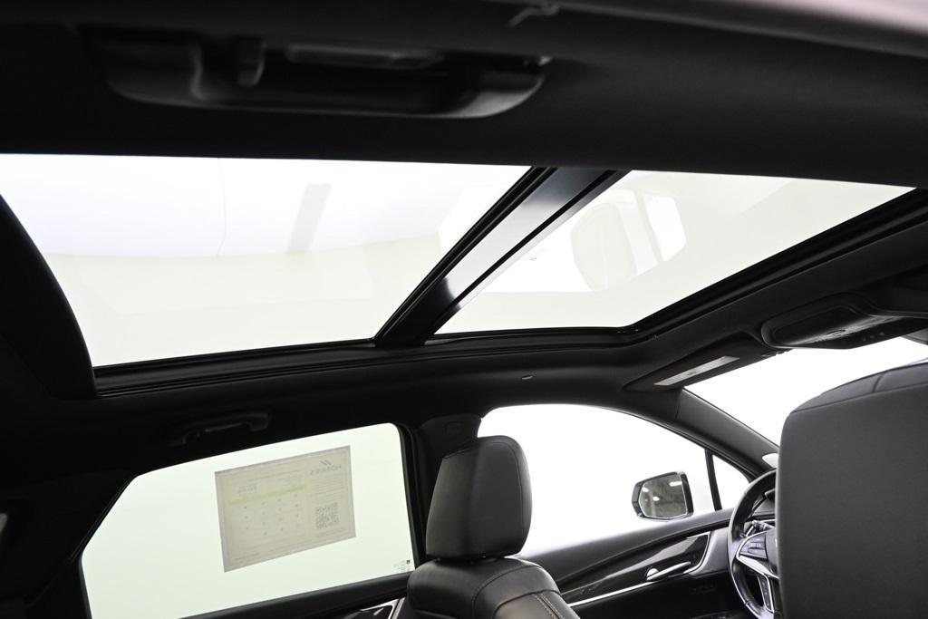 used 2023 Cadillac XT5 car, priced at $32,888