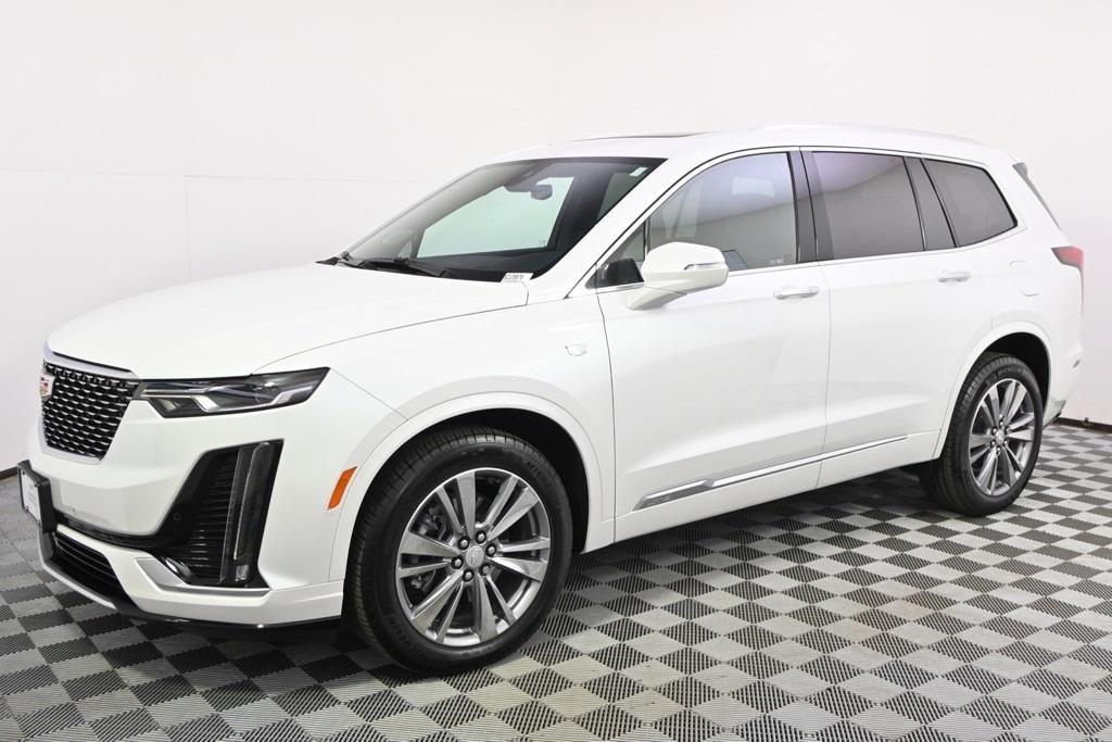 new 2025 Cadillac XT6 car, priced at $52,998
