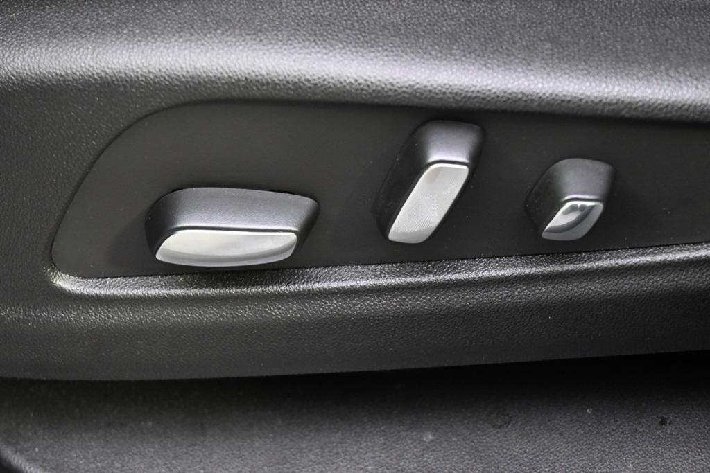 used 2025 Cadillac XT5 car, priced at $39,950