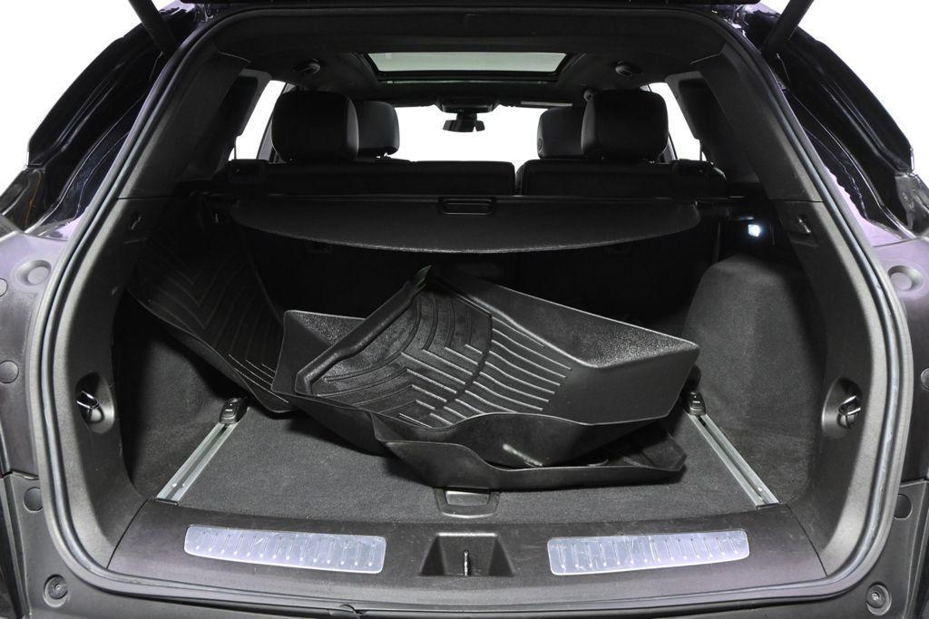used 2023 Cadillac XT5 car, priced at $34,348