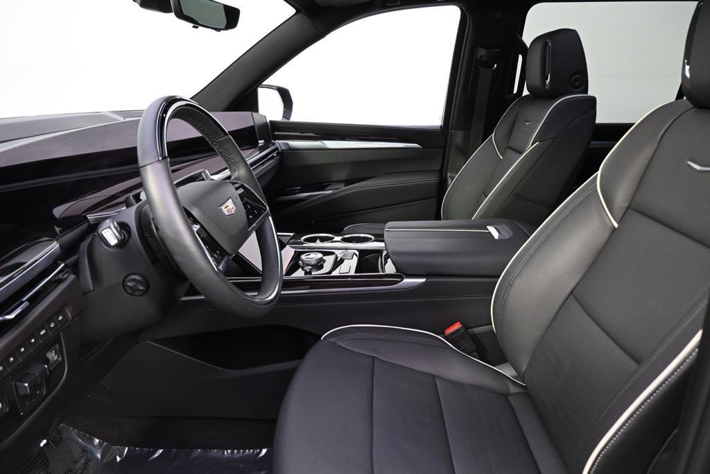 new 2025 Cadillac Escalade ESV car, priced at $114,019