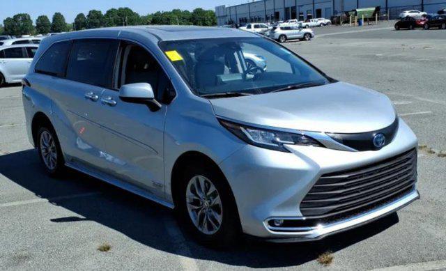 used 2021 Toyota Sienna car, priced at $30,853