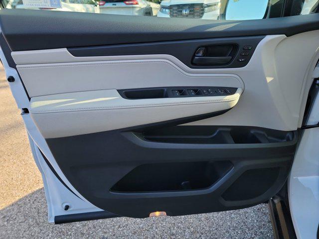 new 2026 Honda Odyssey car, priced at $45,317