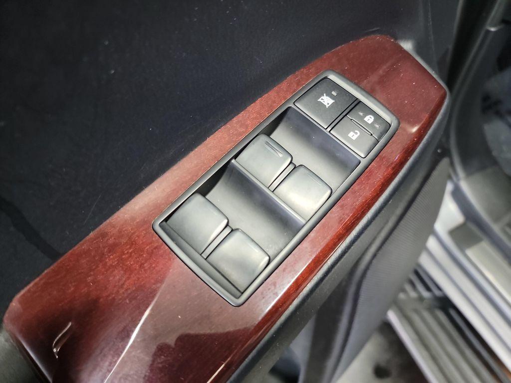 Lexus GX view 13